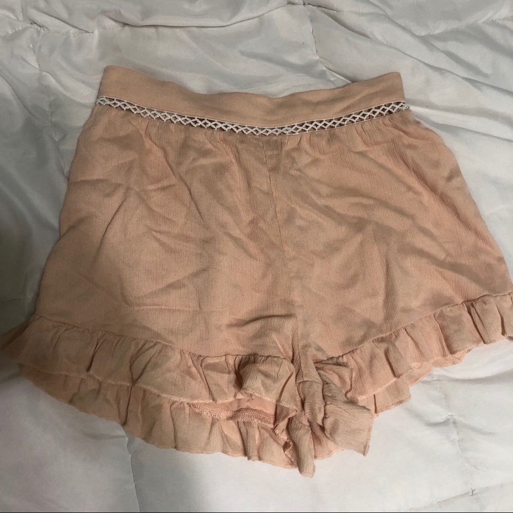 High Waisted Ruffly Shorts